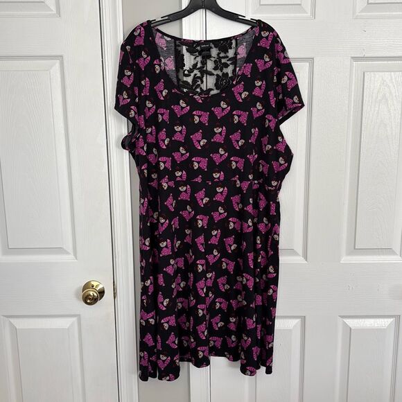 torrid Dresses & Skirts - Disney Torrid Alice in Wonderland Dress size 4